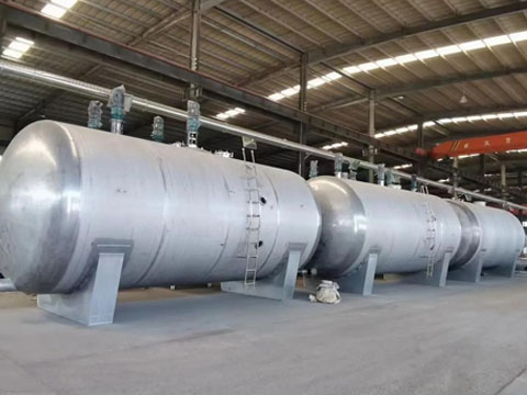 Large horizontal stainless steel water storage tank