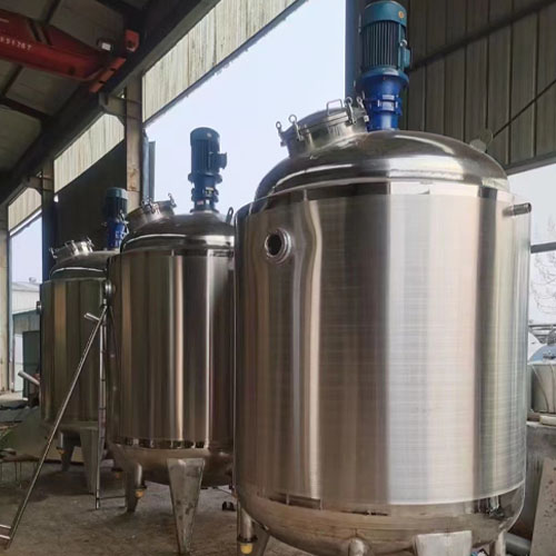 Stainless steel mixing tanks