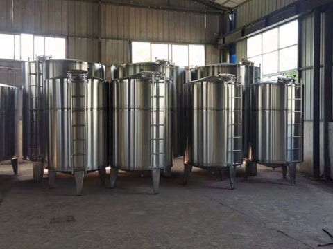 Stainless steel water storage tanks of different specifications