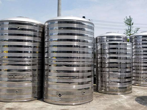 Vertical round stainless steel water tank