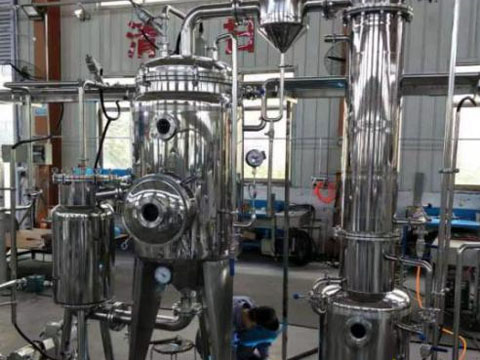 Vacuum decompression concentrator