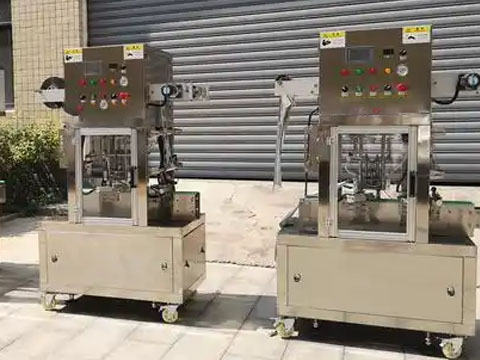 Sealing machine