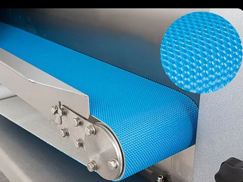 Food-grade anti-slip conveyor belt