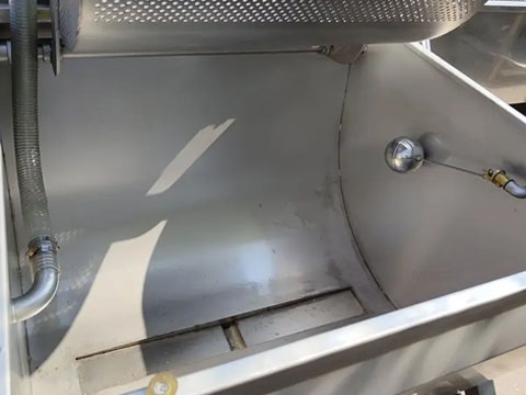 Enlarge the cleaning tank