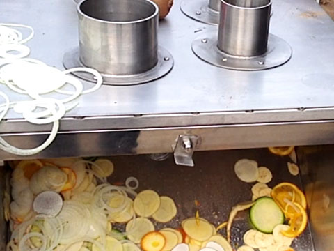 Fruit and vegetable slicer cutting effect