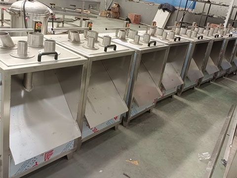 Produced fruit and vegetable slicers