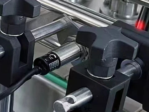 Photoelectric sensing