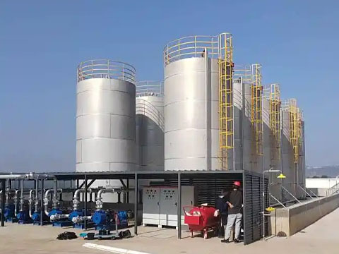 Install stainless steel oil storage tanks