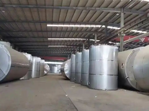 Produced stainless steel tanks