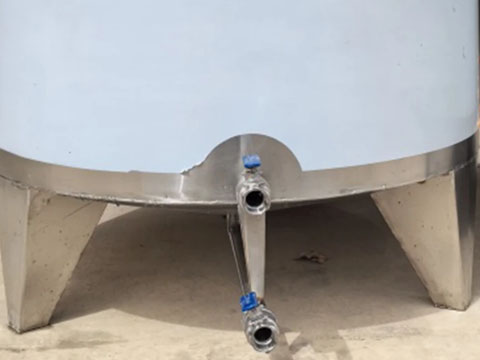 Discharge port