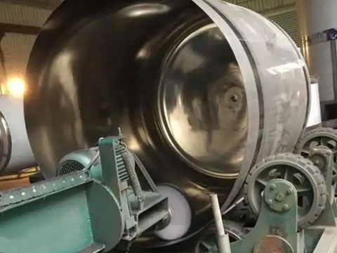 Mechanical polishing of stainless steel tanks