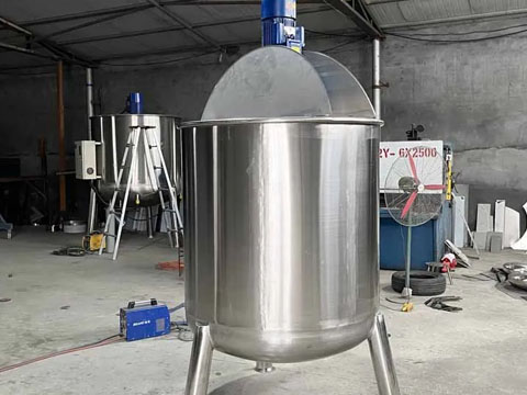 Open-type mixing tank