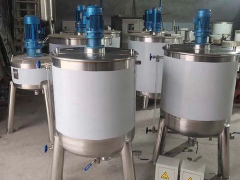 Various types of mixing tanks