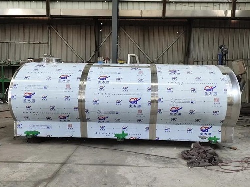 Stainless steel transport tanks in manufacturing water transport tank