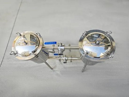 Food grade 304 stainless steel surface used in duplex filter housings