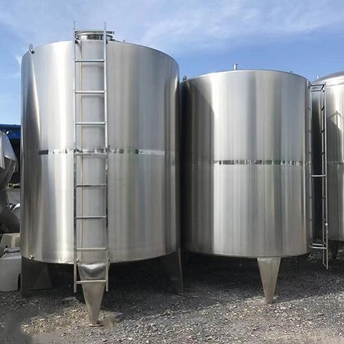 Roestvrijstalen watertank, drukvat van RVS met aanpasbare capaciteit.