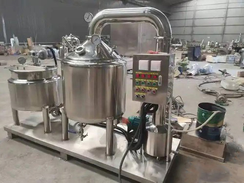 Automated honey bottling and labeling line for private-label and export packers