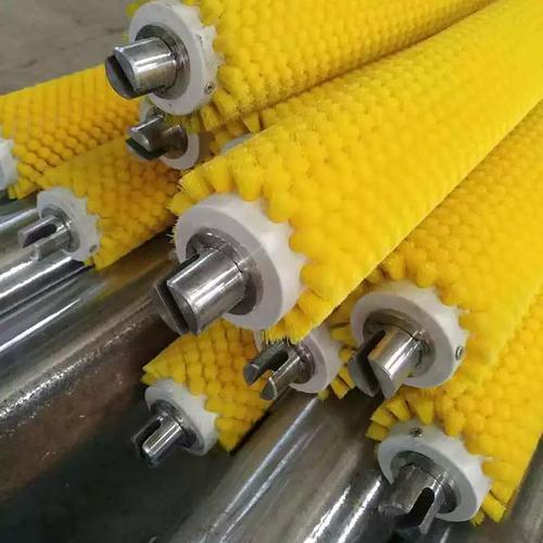 Brush roller types for a roller cleaning machine