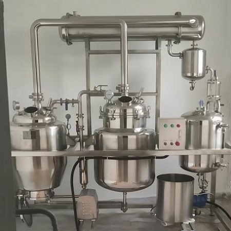 -Steam distillation herb extraction setup with an oil-water separator and condensate receiver