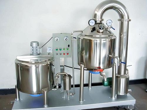 Process flow of honey concentration from preheat and filtration to vacuum evaporation, condensation, and discharge