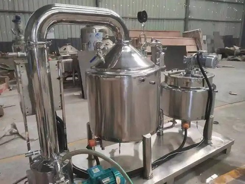 Row of WZE-50, WZE-100, WZE-200, and WZE-300 honey concentrators in a factory